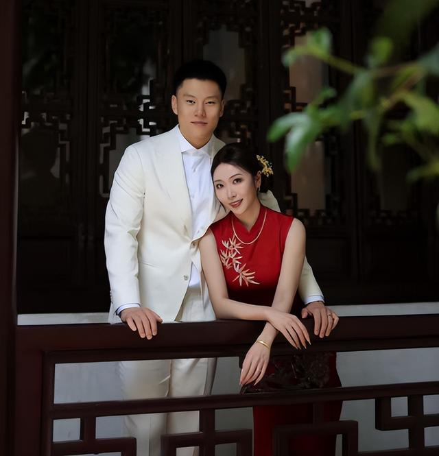 异国成长的篮球新星李弘权：从NCAA到CBA的崛起之