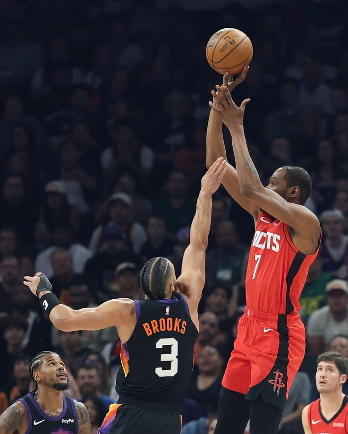 杜兰特谈火箭7连胜：保持专注备战季后赛