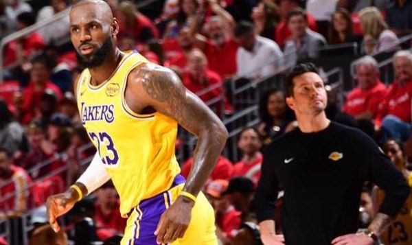 布朗尼詹姆斯9分钟5分助湖人3比0火箭，火箭战术